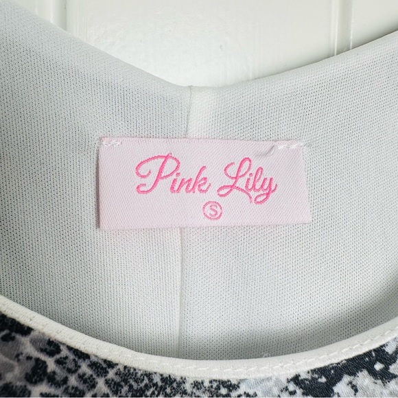 Pink Lily white and black western chic snake print pocket tent dress size small - Picture 3 of 6